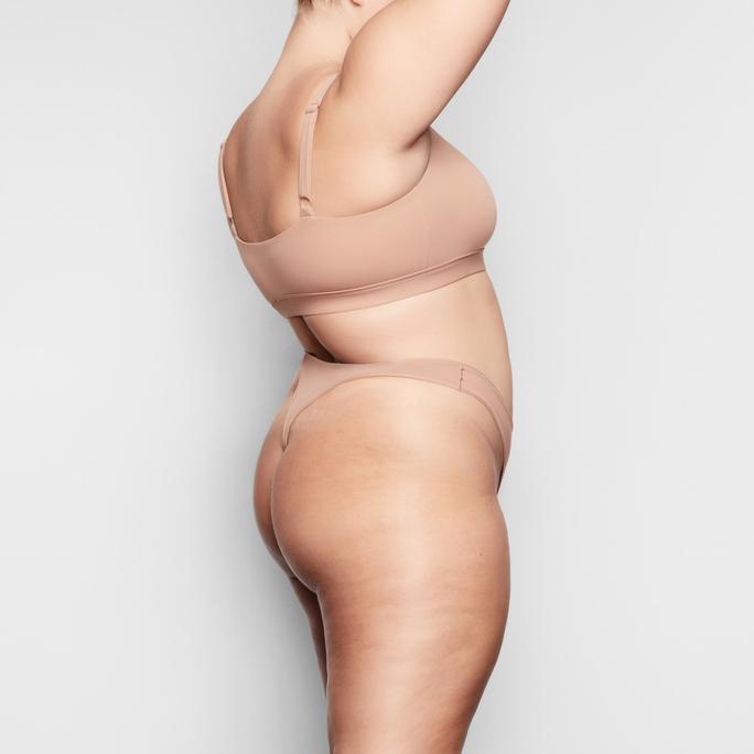 Going braless under quarantine – Should it stay or should it go? 4 SCOOP NECK BRA